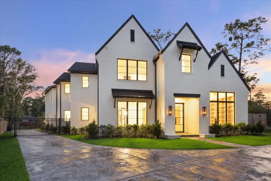 205 Fleetway Drive, Hunters Creek Village, TX 77024 - Image #2