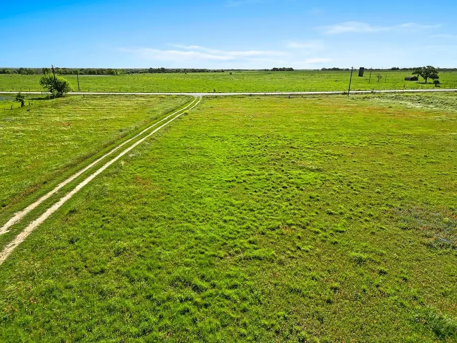 2080 Fm 155 S, Weimar, TX 78962 - #2