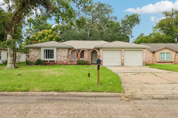 727 Hollyhock Street, Richwood, TX 77531
