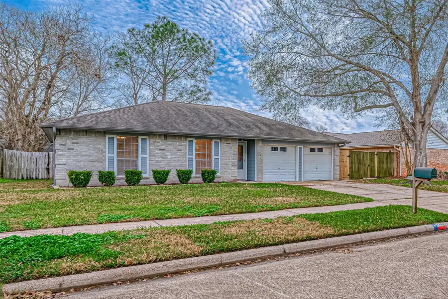 2122 Heritage Colony Drive, Friendswood, TX 77546 - #2