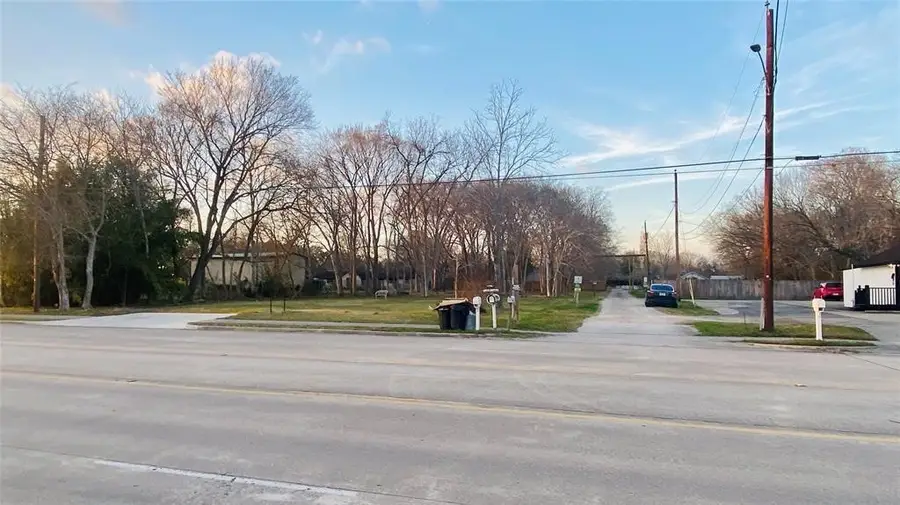 000 Massey Tompkins Road, Baytown, TX 77521 - #2