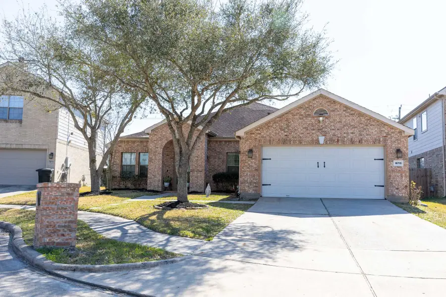 16715 Bending Creek Ln, Friendswood, TX 77546 - #3