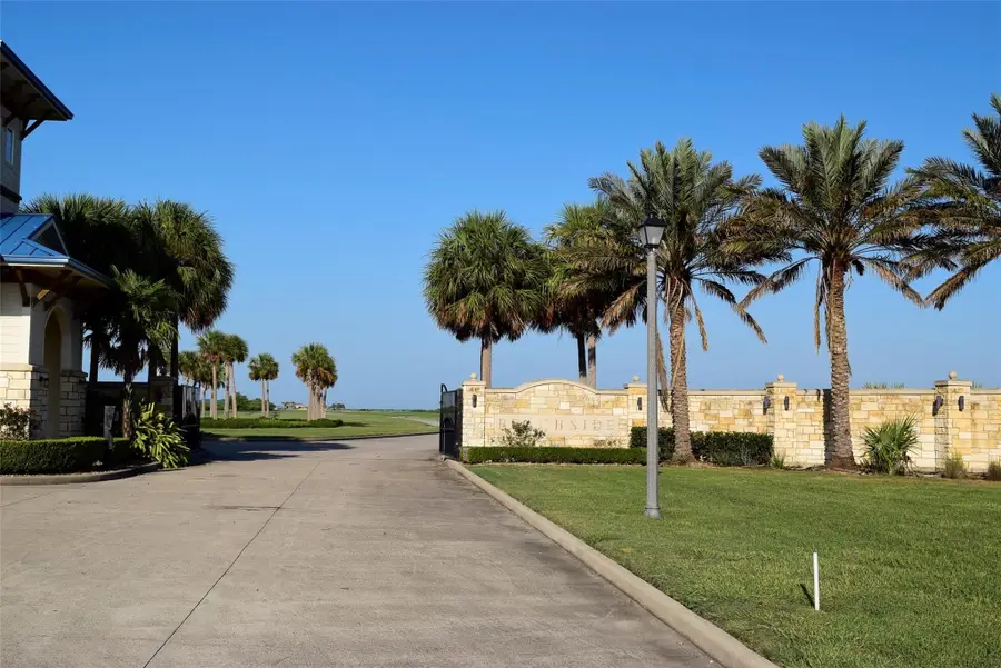 3429 Chateau Way, Palacios, TX 77465 - Image #3