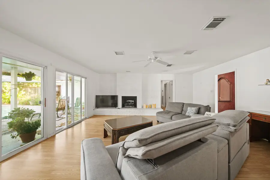 2403 Elmgate Drive, Houston, TX 77080 - Image #3