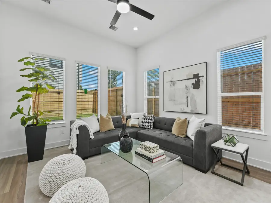 2590 W Tidwell Road, Houston, TX 77091 - Image #3