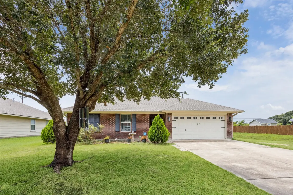 617 Mockingbird Street, Navasota, TX 77868 - Image #1