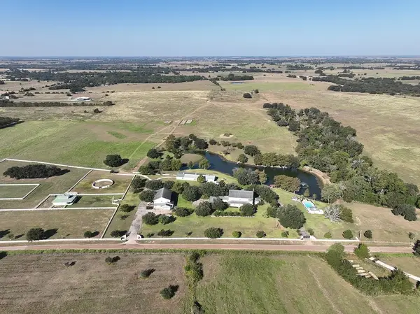 10777 Mazoch Road, Weimar, TX 78962