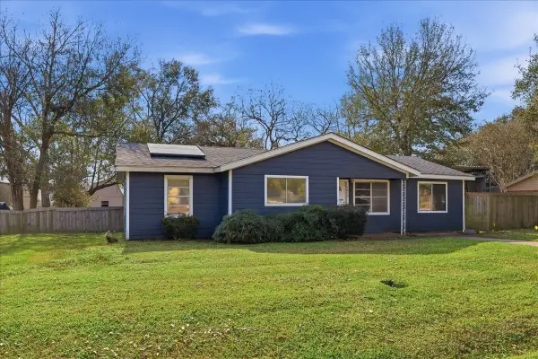 1415 Beagle, Orange, TX 77632