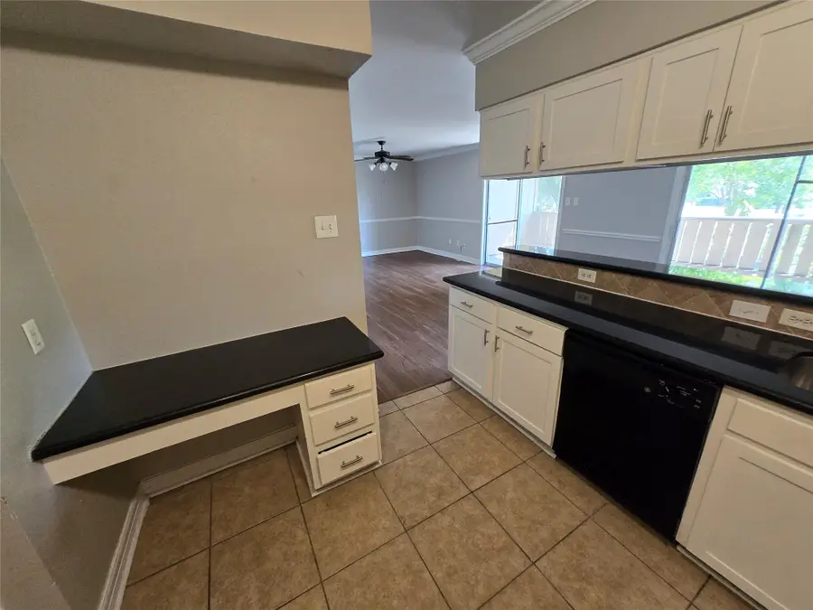 5661 Birchmont Drive #E, Houston, TX 77091 - #3