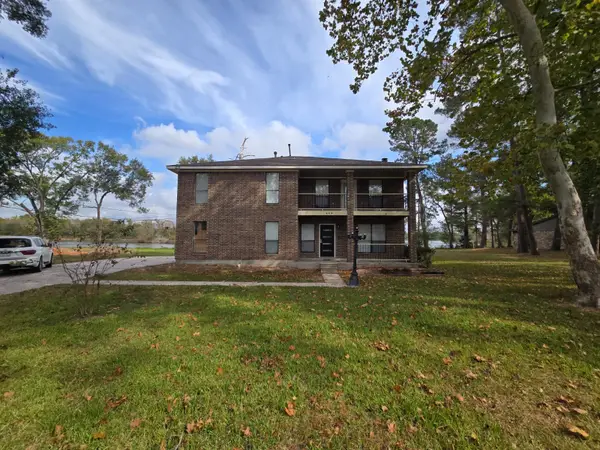 409 Brook Hollow Drive, Conroe, TX 77385