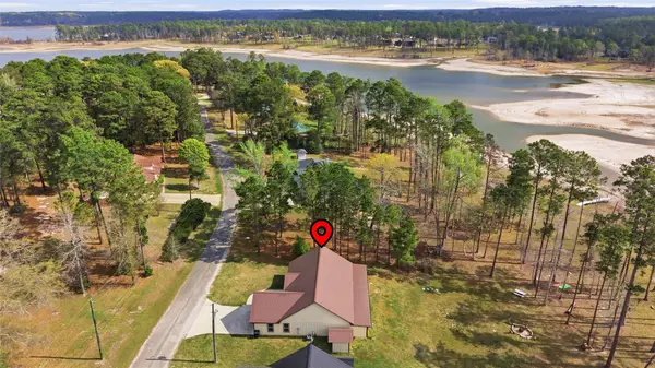 647 Shoreline Drive, Brookeland, TX 75931