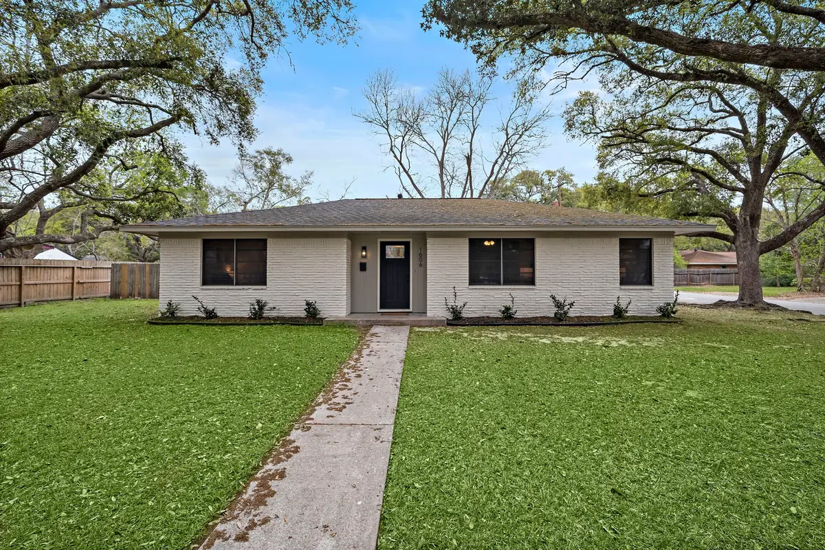 1606 E Fayle Street, Baytown, TX 77520 - #1