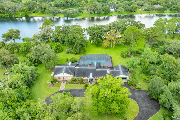 45 Lake Rd Road, Lake Jackson, TX 77566