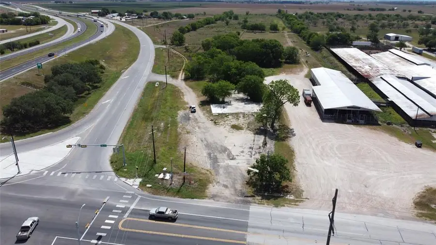 1801 S Mechanic, El Campo, TX 77437 - Image #2