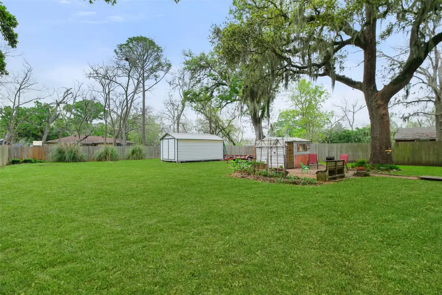 907 Avenue A, Sweeny, TX 77480 - Image #3