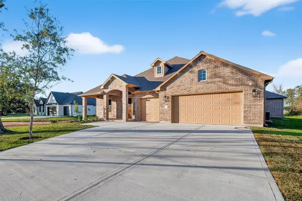 350 Lakeland Circle, Rosharon, TX 77583