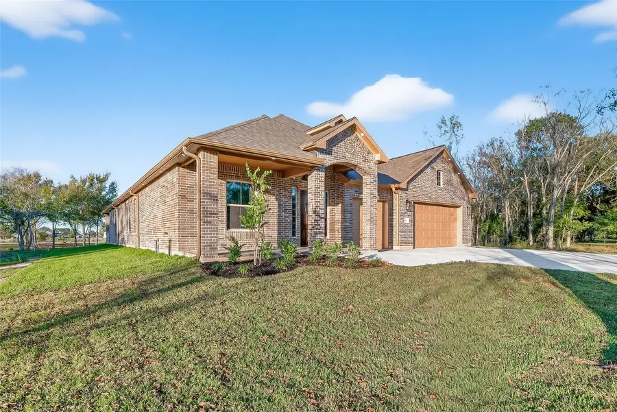 350 Lakeland Circle, Rosharon, TX 77583 - Image #3