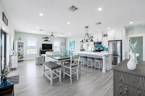 4305 Bolivar Circle, Port Bolivar, TX 77650