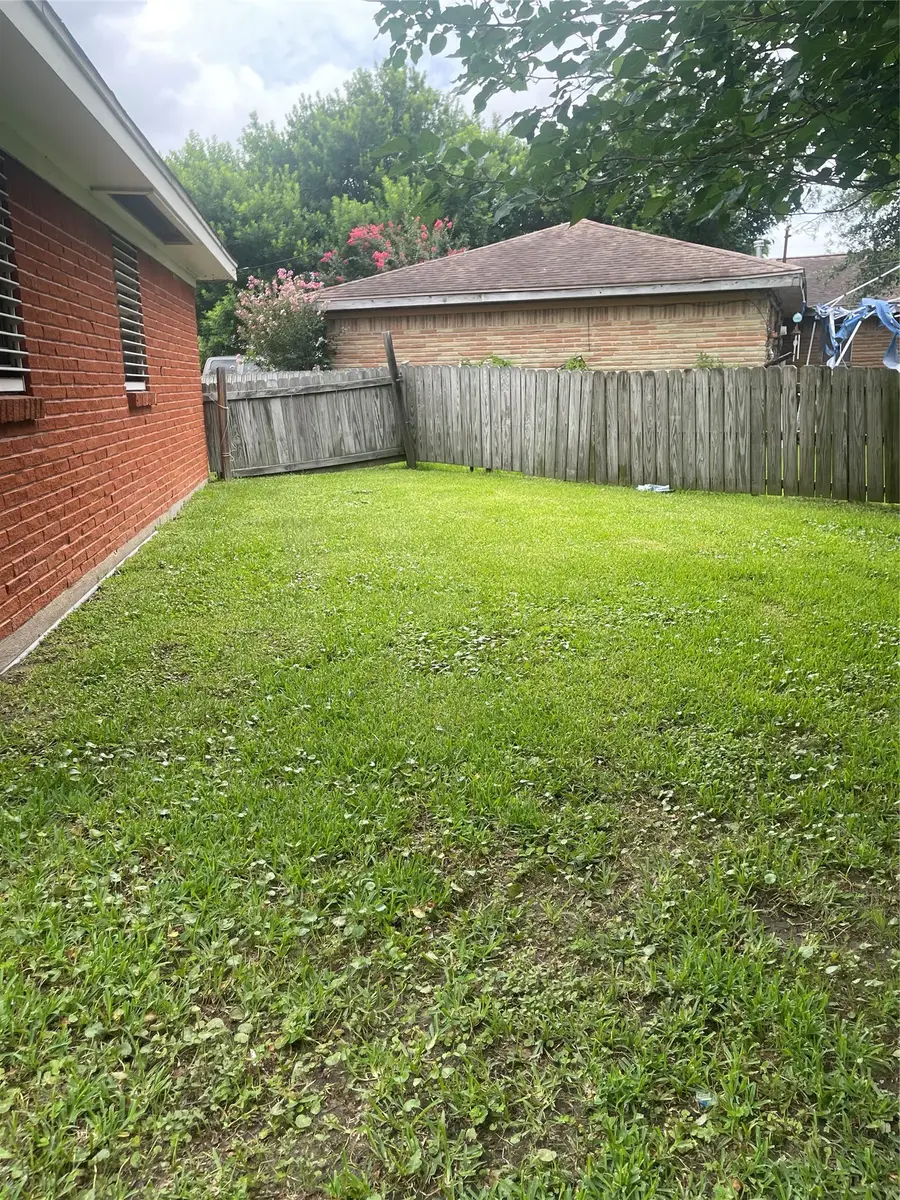 2324 14th Avenue N, Texas City, TX 77590 - #2