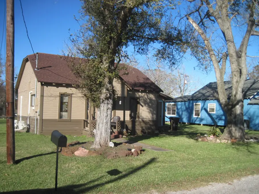 410 W Centre Street, Brazoria, TX 77422 - Image #2