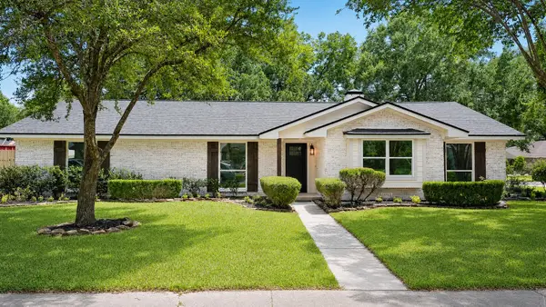 2301 Morning Drive, Baytown, TX 77520