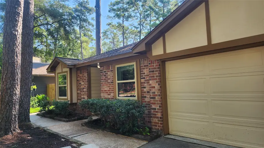 43 Dew Fall Court, The Woodlands, TX 77380 - #2