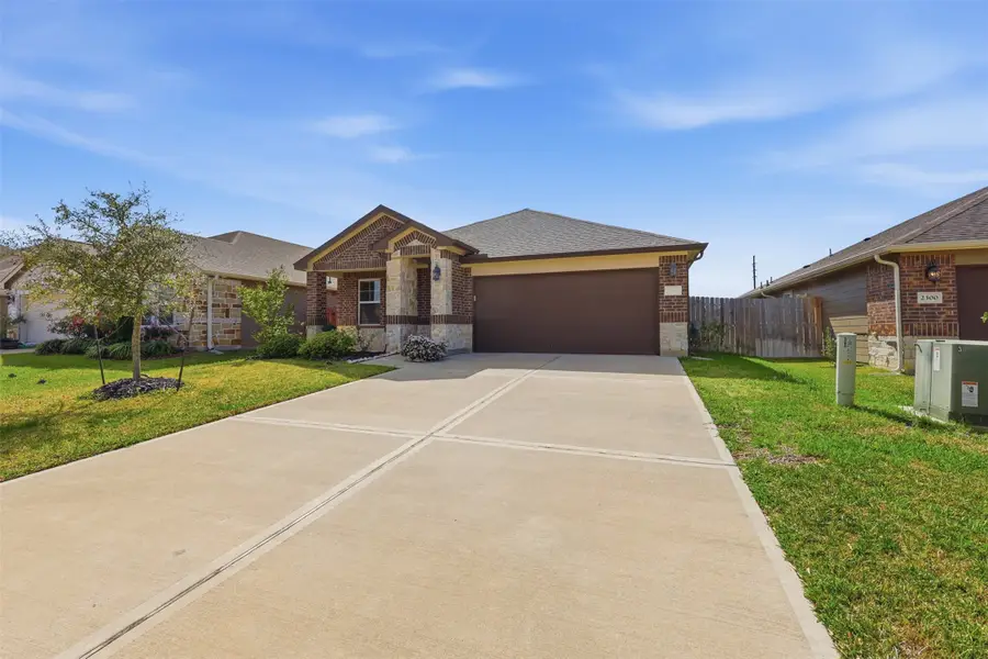 2304 W Winding Pines Drive, Tomball, TX 77375 - #2