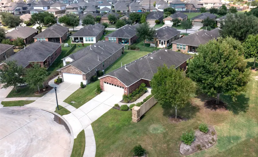 2951 Coral Berry Court, Richmond, TX 77469 - Image #3