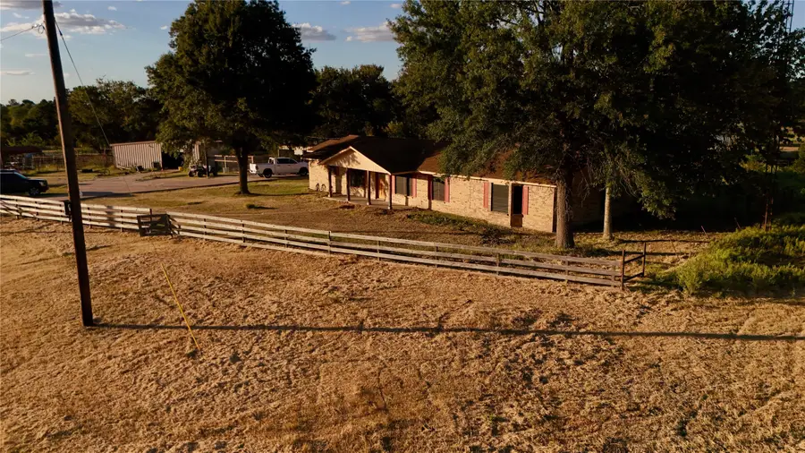 14 Villa Circle, Huntsville, TX 77320 - Image #2