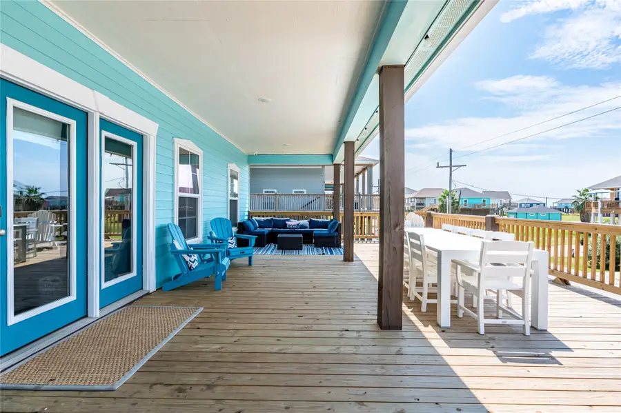 866 Townsend Drive, Crystal Beach, TX 77650 - Image #3