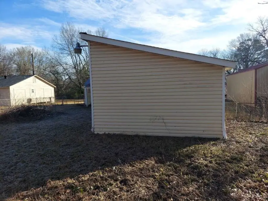 405 N Lanier Street, New Boston, TX 75570 - Image #3