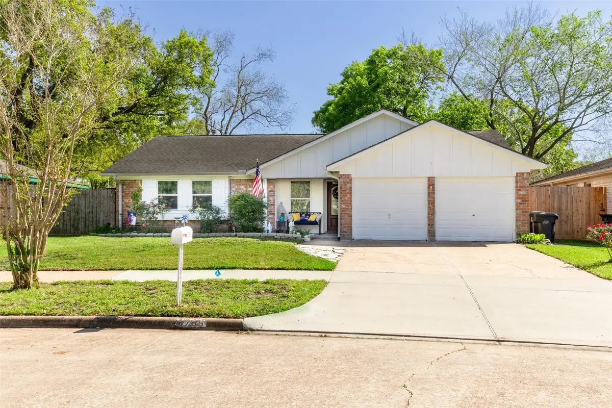 13755 Shirebrook Drive N, Sugar Land, TX 77498 - #1