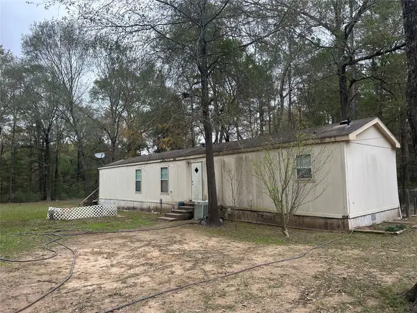 944 Whispering Pine Lane, Lufkin, TX 75901