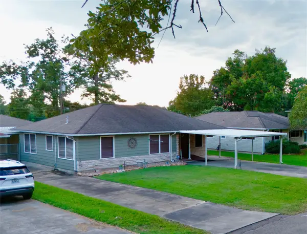 4501 Lawndale Avenue, Groves, TX 77619