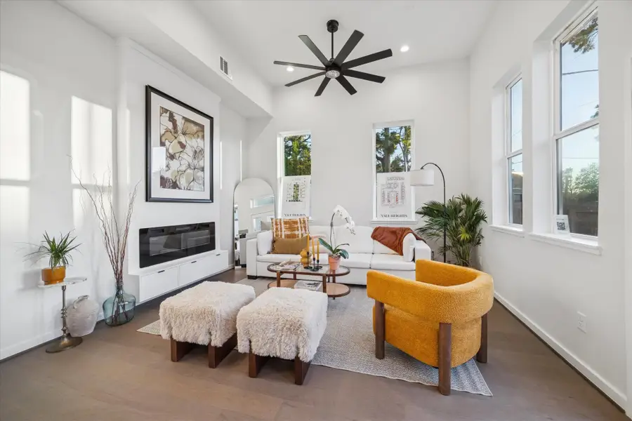 3903 Yale Heights Drive, Houston, TX 77018 - Image #2