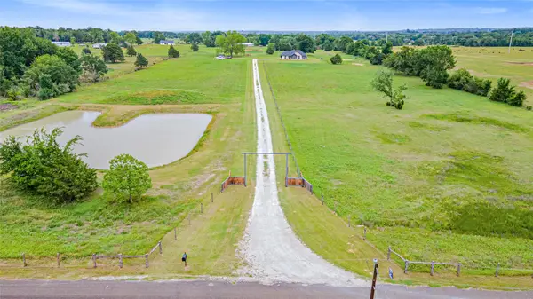596 J W Martine Road, Hearne, TX 77859