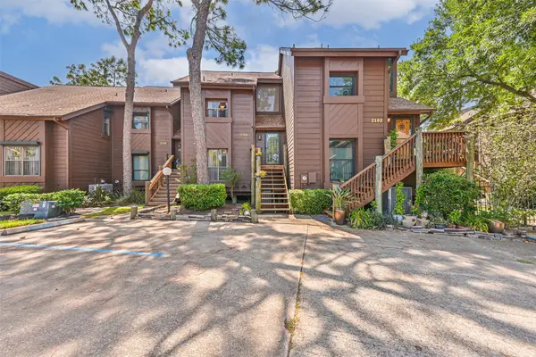 2104 Crows Nest Drive, League City, TX 77573