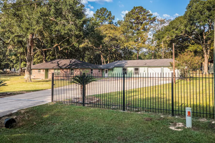 31803 Pleasant Valley Road, Magnolia, TX 77354 - Image #2