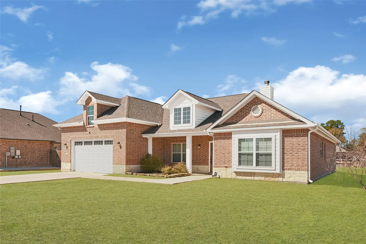 12371 N Chestnut Hills Drive, Conroe, TX 77303 - Image #1