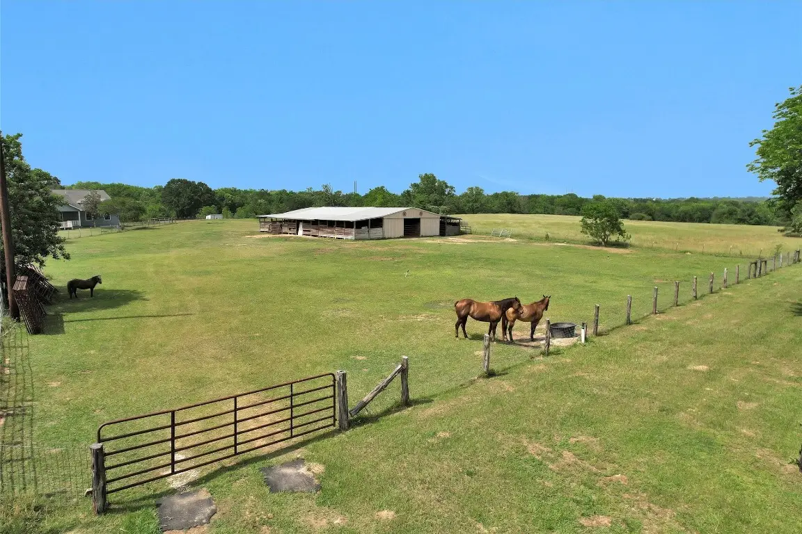 28136 Old Highway 105 W, Montgomery, TX 77316 - #1