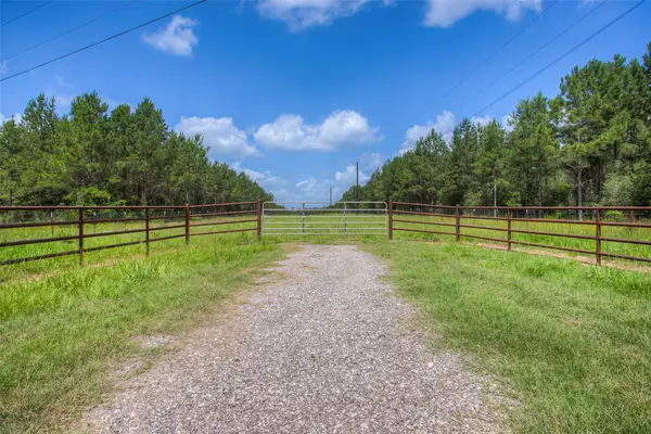 000 Hopewell Road, Huntsville, TX 77340