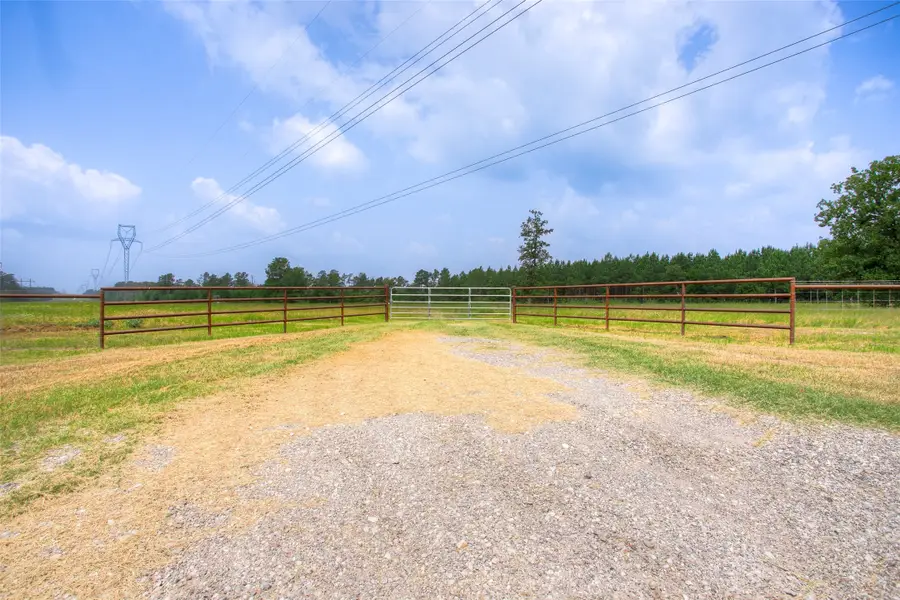 000 Hopewell Road, Huntsville, TX 77340 - #2