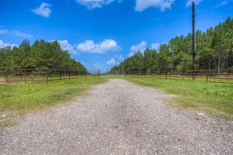 000 Hopewell Road, Huntsville, TX 77340 - #3