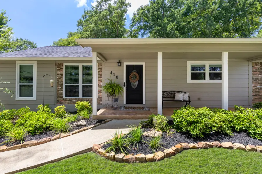 410 Shawnee Drive, Montgomery, TX 77316 - #2