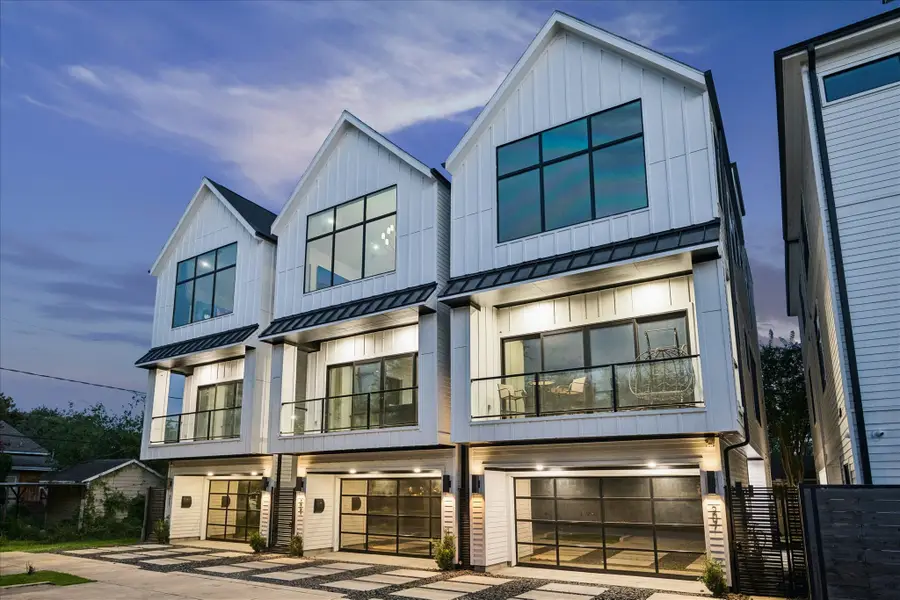 209 W 10th 1/2 Street, Houston, TX 77008 - #2