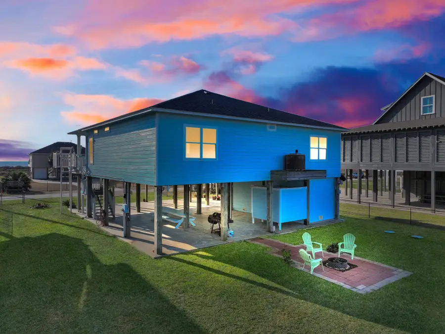 353 Atkinson Street, Crystal Beach, TX 77650 - Image #2