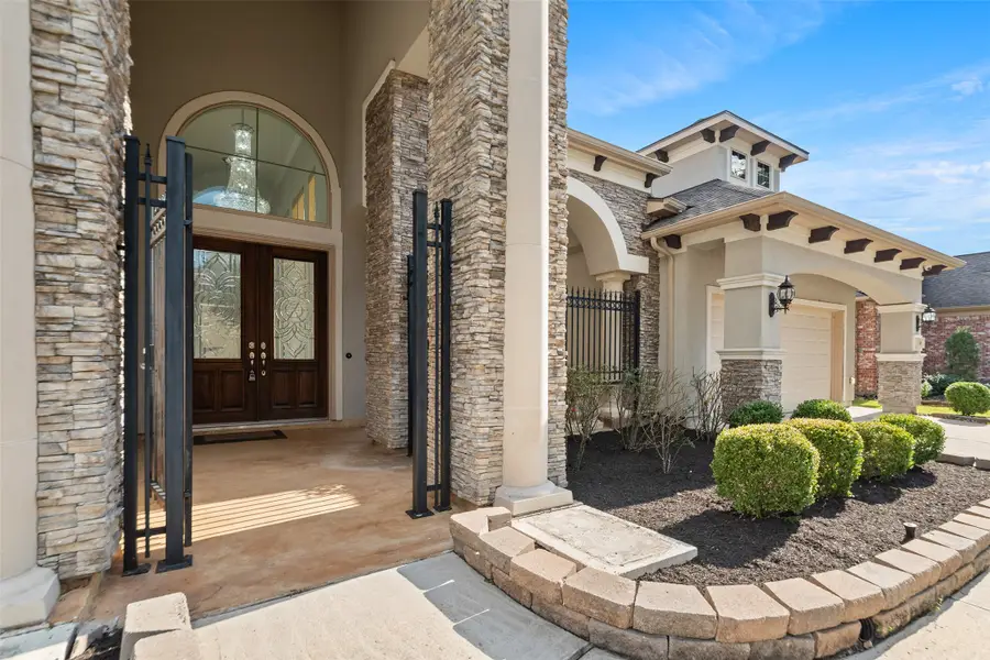 2948 S Cotswold Manor Drive, Kingwood, TX 77339 - Image #3