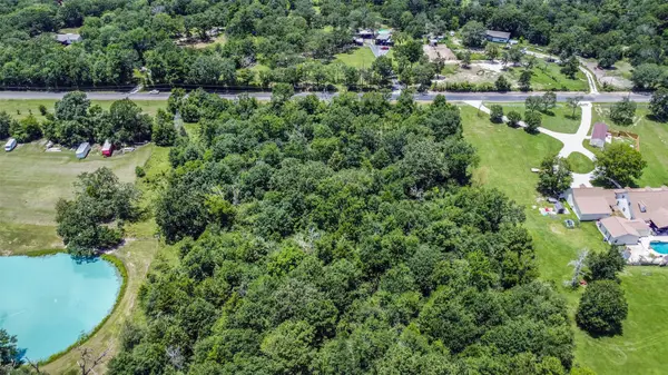 120 Wood Farm Road, Huntsville, TX 77320