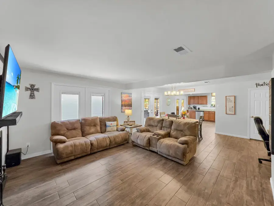 6125 Broadoak Street, Beaumont, TX 77713 - Image #2