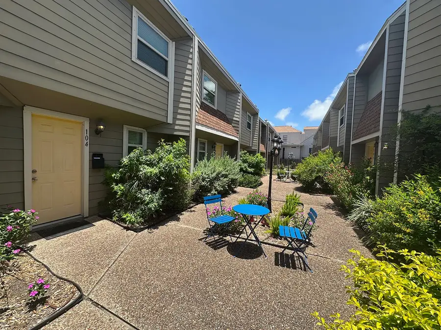 424 15th Street #104, Galveston, TX 77550 - #2